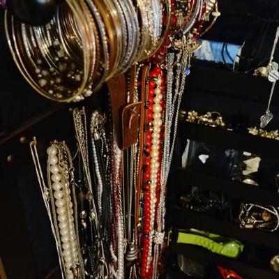 Sale Photo Thumbnail #195