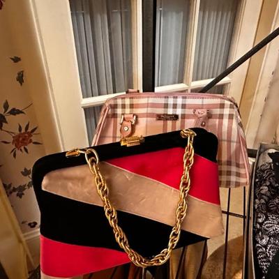 Sale Photo Thumbnail #697