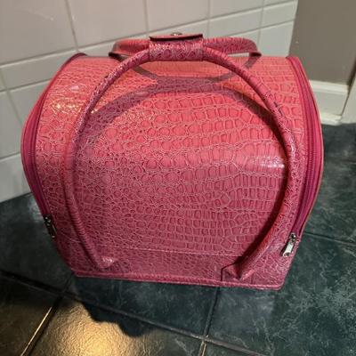 Sale Photo Thumbnail #162: Travel jewelry cases