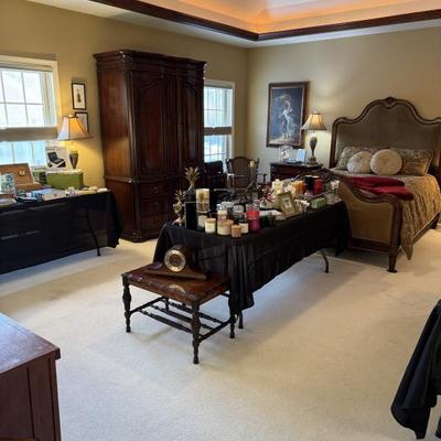 Sale Photo Thumbnail #129: Primary Bedroom 