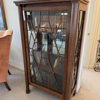 Sale Photo Thumbnail #202: Antique English Georgian Style Quarter Sawn Oak Display Cabinet 