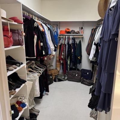 Sale Photo Thumbnail #151: Walk in closet 