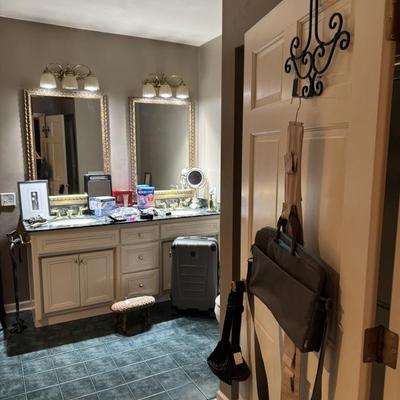 Sale Photo Thumbnail #158