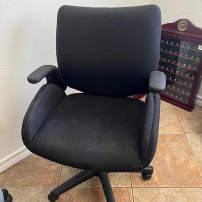 Sale Photo Thumbnail #44: Desk Chair