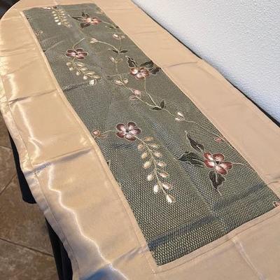 Sale Photo Thumbnail #42: Table Runner