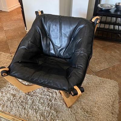 Sale Photo Thumbnail #33: Leather Chair
