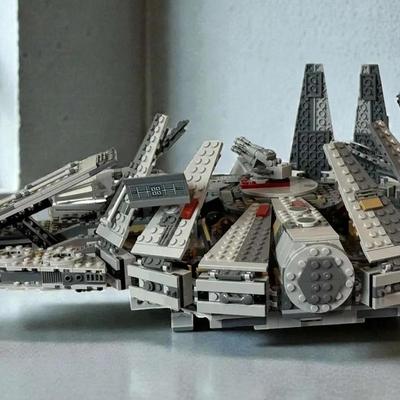 Lego star wars 75105 millennium falcon manual, & box