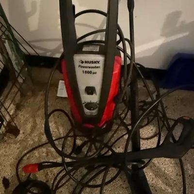 Husky 1800psi powerwasher