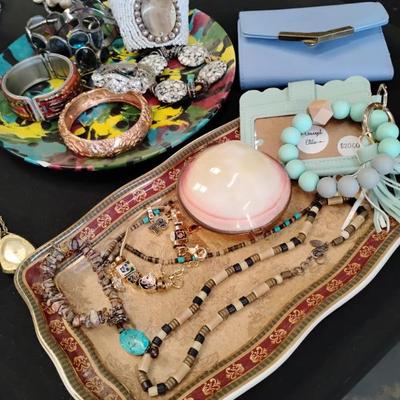 Sale Photo Thumbnail #31