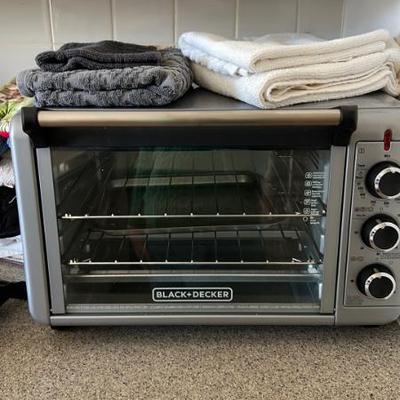 Sale Photo Thumbnail #48:  Black and Decker Toaster Oven