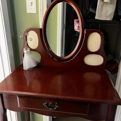 Vanity table