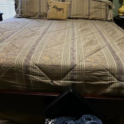 Kincaid Mahogany King Bed