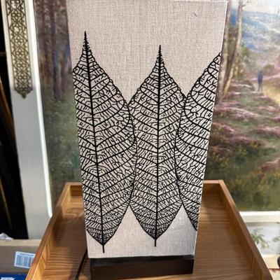 Sale Photo Thumbnail #54: Leaf shade table lamp 
