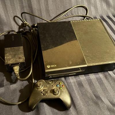 Microsoft Xbox One Console w/ Controller, Power Supply & Cables – Original Model 