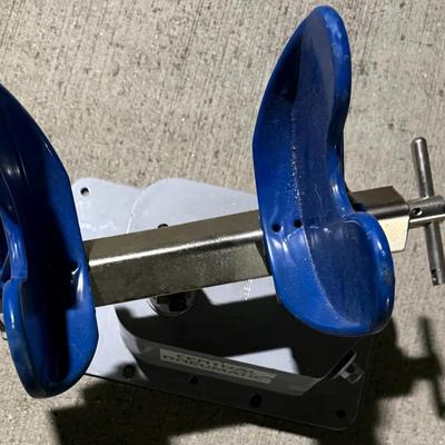 Central Pneumatic Pneumatic Paint Shaker – Bench / Floor Mount