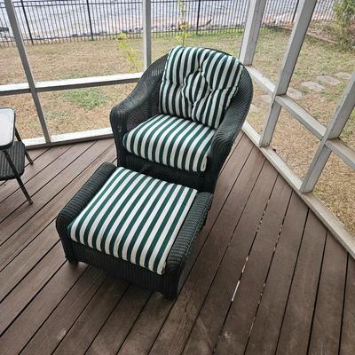 Sale Photo Thumbnail #118: Lloyd Flanders Loom outside wicker chair and ottoman 