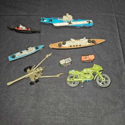 Sale Photo Thumbnail #20: Vintage toys