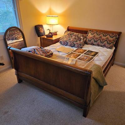 Sale Photo Thumbnail #61: Beautiful Sleigh bed