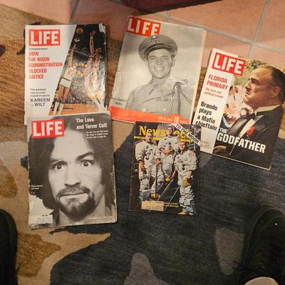 Various vintage Life Mags