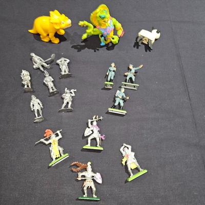 Sale Photo Thumbnail #19: Vintage Lead Figures
