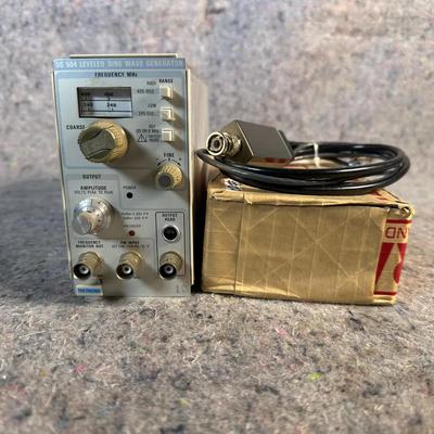 Tektronix SG 504 Leveled Sine Wave Generator | Plug-In Module with Output Head