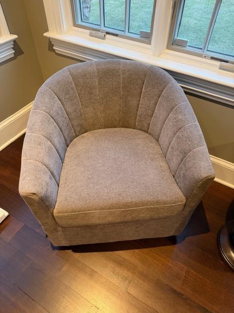 Sale Photo Thumbnail #11