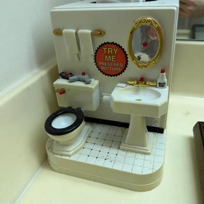 Vintage Novelty Bathroom Tissue Box Holder w/ Mini Fixtures 