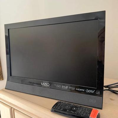 VIZIO Flat Screen HDTV with Built-In Speakers