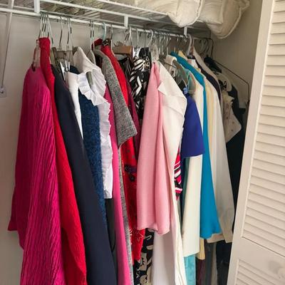 Women’s Clothing Lot – Dresses, Jackets, Blouses & Coordinated Pieces