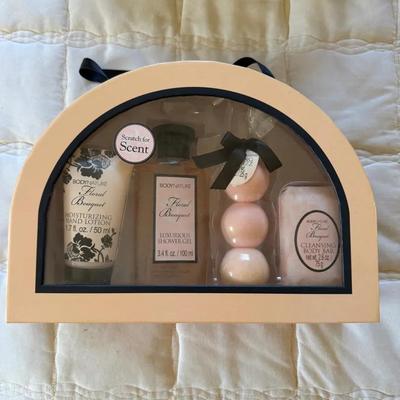 Body Nature “Floral Bouquet” Bath & Body Gift Set