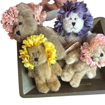 Boyd’s Bears “Gerry-You-Wine” Figurine with Flower Bear Accents & Wooden Tray