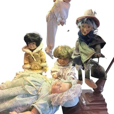 Vintage & Collectible Doll Group – Seymour Mann, Annalee & Mixed Character Dolls