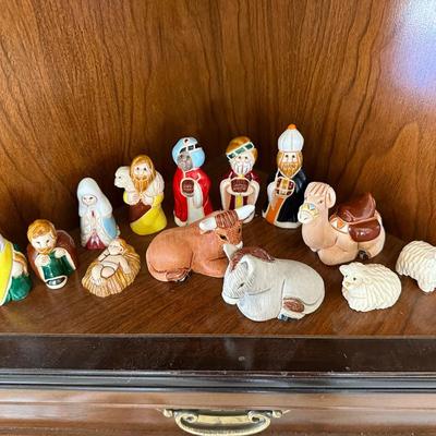Hand-Carved Wooden Nativity Figurine Set with Animals and Wise Men