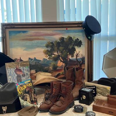Sale Photo Thumbnail #9: Selection of very nice hats and cowboy classics 