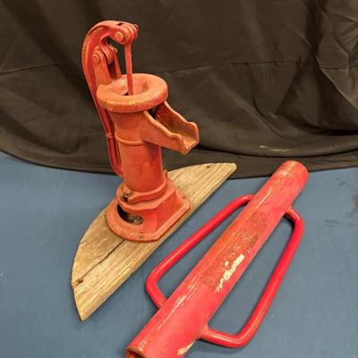 Campbell PP2 Cast Iron Pitcher Pump & Post Pounder