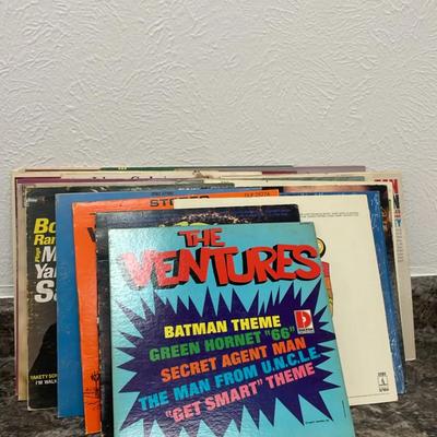 Lot of 20 Vintage Records Johnny Cash Dean Martin