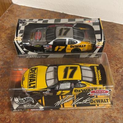 Two #17 Matt Kenseth 1:24 Scale Collectible NASCAR Cars, Hotwheels Racing, Motorworks Die-Cast Cars