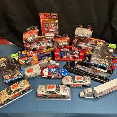 Sterling Marlin NASCAR Collectibles (9 1:24 Cars, 8 1:64 Cars, 3 1:64 Transport Trucks)