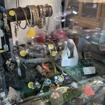 Sale Photo Thumbnail #297