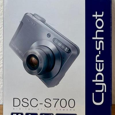 Sony Cyber Shot DSC-S700 Digital Camera With Original Box And Manuals (as Is)