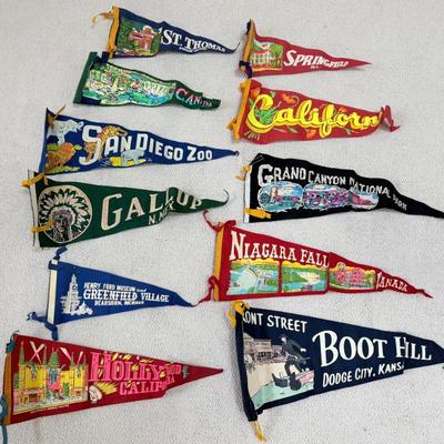 (11) Vintage Felt Souvenir Travel Pennants - San Diego, Niagra Falls, Grand Canyon, Hotel California
