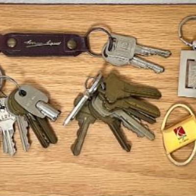 Lot Of Vintage Keys And Key Chains - Skeleton, Hotels, And More