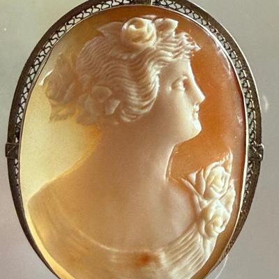 Stunning Antique 14K Gold Shell Pin Pendant Cameo With Faux Pearl Silver Tone Chain Necklace -Cameo 12.7 Grams