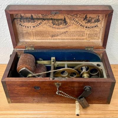 Antique Davis & Kidder's Magneto Electric Machine With Key