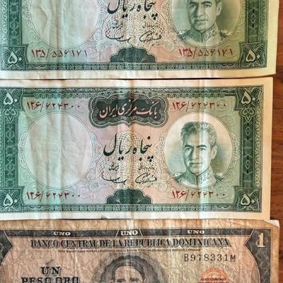 (2) 50 Iranian Rials 1969-71 Banknotes (1) Dominican Republic 1 Peso 1978 Banknote