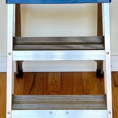 Werner 250 Pound 26" Folding Step Ladder