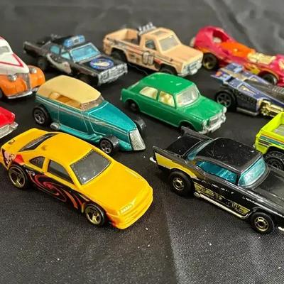 Vintage & Modern Die-Cast Toy Car Lot – 12 Mixed Styles