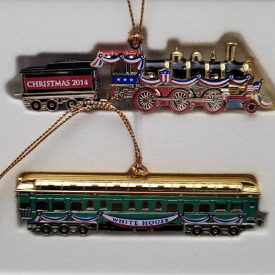 2014 White House Christmas Ornament W/ original  box and COA