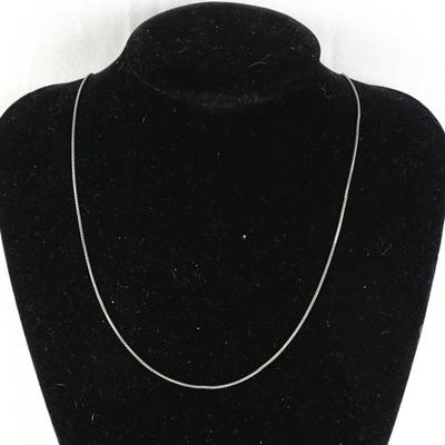 18" 925 Sterling Silver Chain Necklace (2.1g)