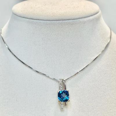 14K White Gold Necklace With Topaz Pendant (3.6g)